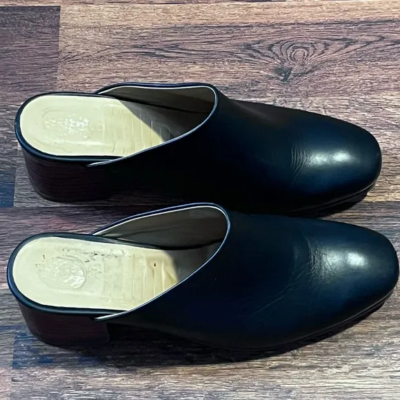 NISOLO All-Day Heeled Mule Black Smooth Leather Closed Toe Women's Size 10