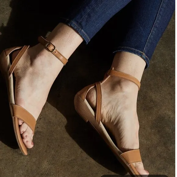 Nisolo Sirena Sandal, Neutral / Light Tan, 38 (7.5)
