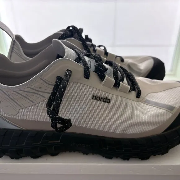 Norda Running Shoes – Men’s 9.5/Women's US 11– White – Worn Once/box included