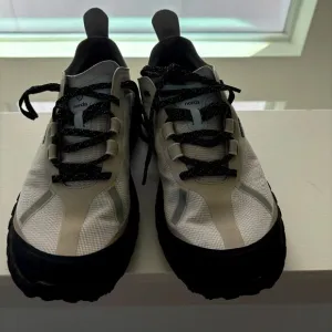 Norda Running Shoes – Men’s 9.5/Women's US 11– White – Worn Once/box included