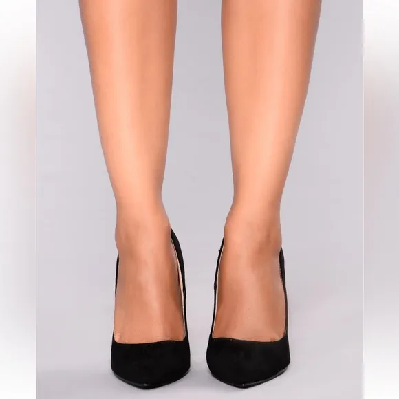 NWB 🔥Cindy Black Heels🔥