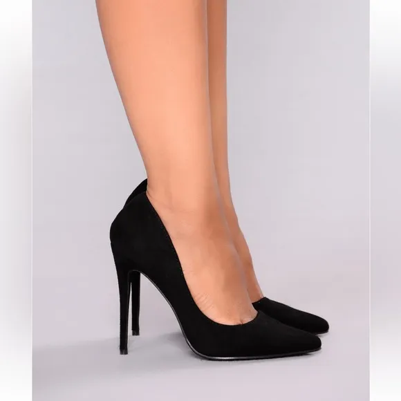 NWB 🔥Cindy Black Heels🔥