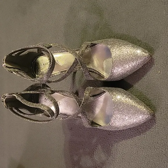 💚NWB MICHAEL KORS HEELS
