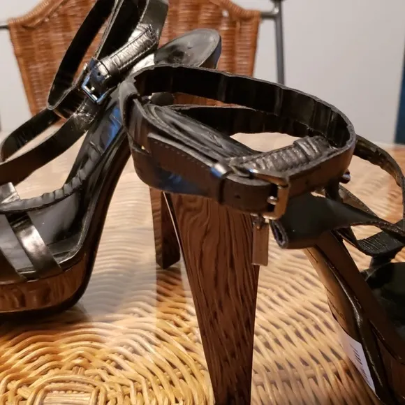 NWOB! Burberry Strappy Platform Heels 36