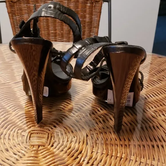 NWOB! Burberry Strappy Platform Heels 36