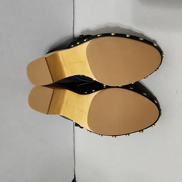 NWOB Veronica Beard Suede Dacey Clog Mules. Size 6.