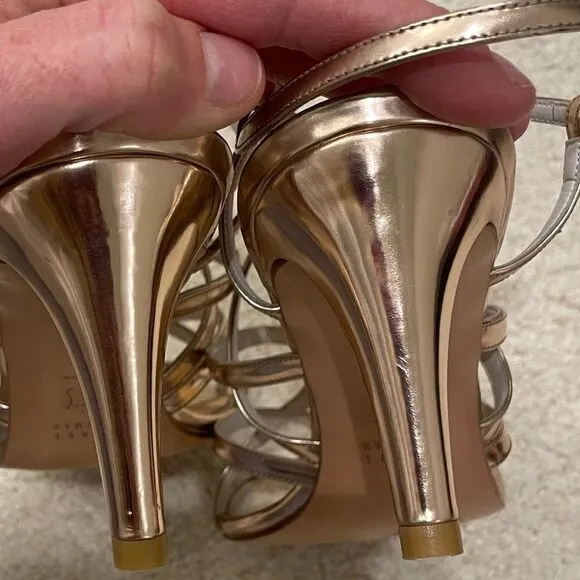 NWOB Stuart Weitzman gold strappy heels Sz. 8.5