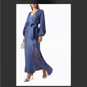 NWOT $600 Elliatt Equator Tie-belt Maxi Dress