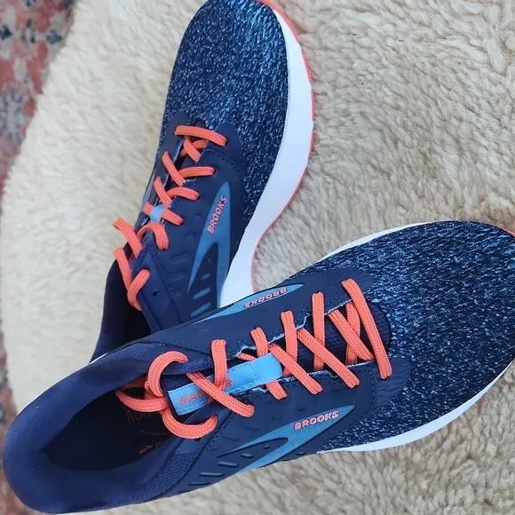 NWOT Brooks Range 2 Women's Size 8.5 Running Athletic Shoes 💙🏃‍♀️🧡