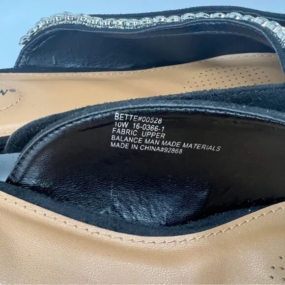 NWOT comfortview Wide Width The Bette Mule Suede Embellishment along strap 10W