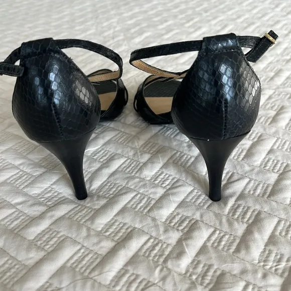 NWOT Talbots black faux snake skin heels size 8