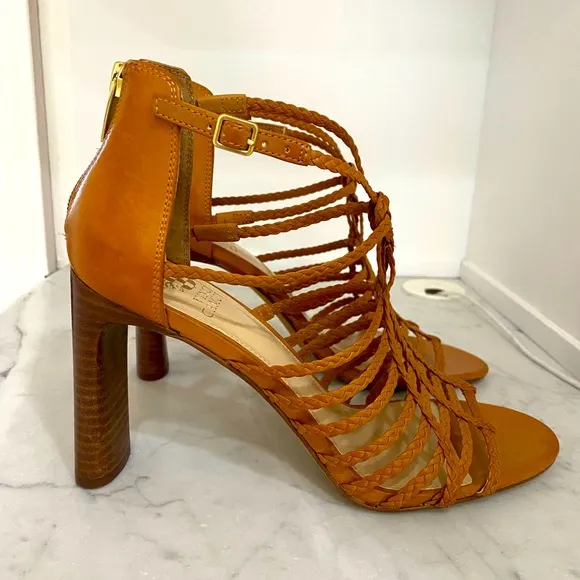 NWOT VINCE CAMUTO Ariah Strappy Sandal Heels