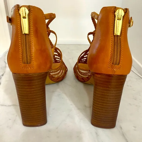 NWOT VINCE CAMUTO Ariah Strappy Sandal Heels