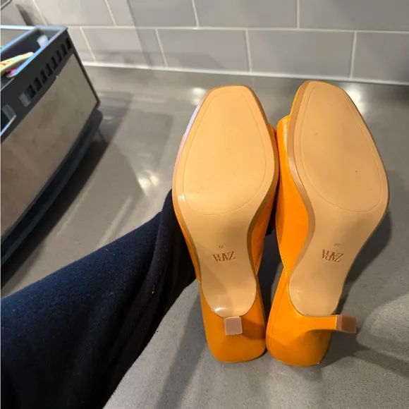 NWOT Zara Orange Heeled Mules sandals peep toe size 8/39.