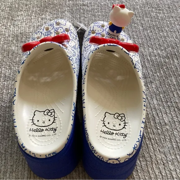 NWT Crocs x Hello Kitty Heels Blue Red Bow Clog Mules Size 8 Sanrio 2024