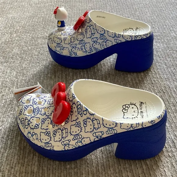 NWT Crocs x Hello Kitty Heels Blue Red Bow Clog Mules Size 8 Sanrio 2024