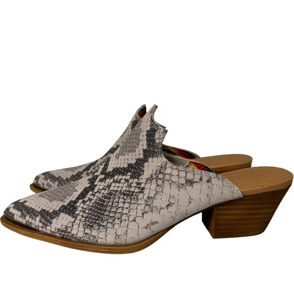 NWT Dingo Knockout Natural Gray Snake Print Suede Leather Slip On Mules Size 9