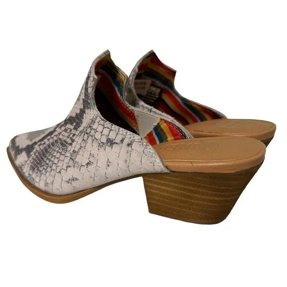 NWT Dingo Knockout Natural Gray Snake Print Suede Leather Slip On Mules Size 9