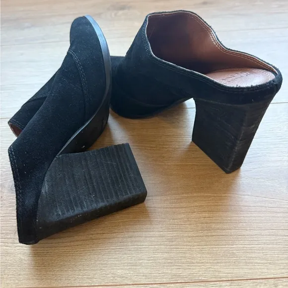 NWT Donald Pliner Vama Suede Mules