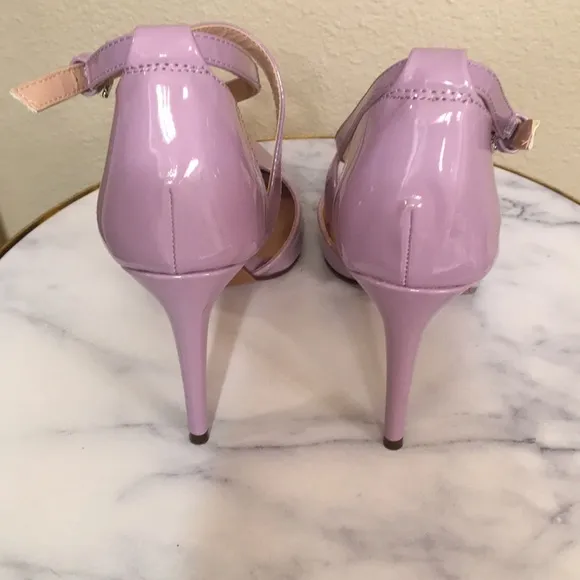 NWT Gorgeous lilac strappy pointed toe heels