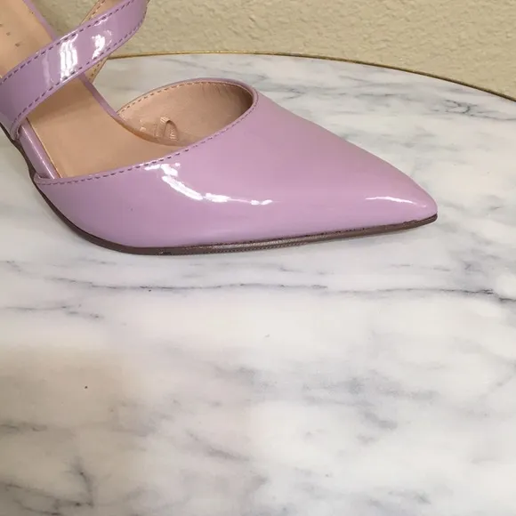 NWT Gorgeous lilac strappy pointed toe heels