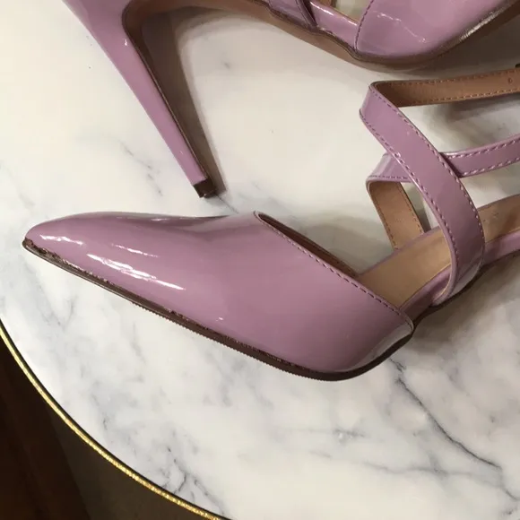 NWT Gorgeous lilac strappy pointed toe heels