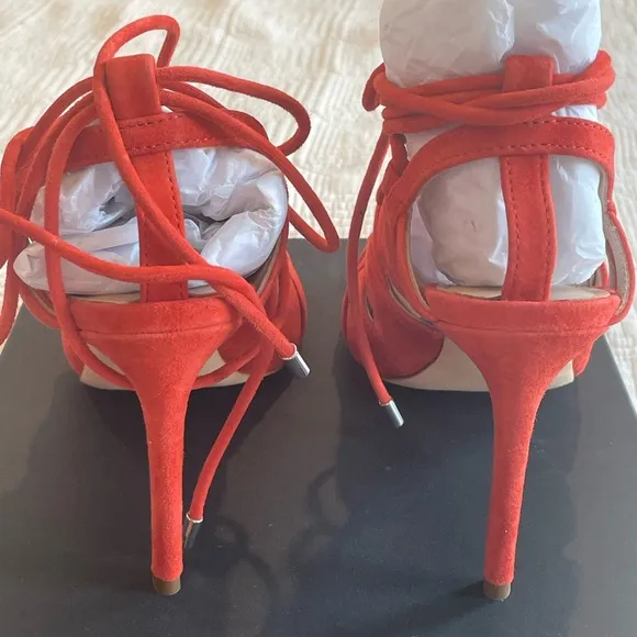 NWT Jenne strappy “dune red” heels