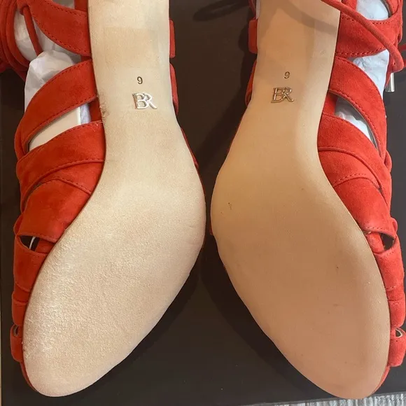 NWT Jenne strappy “dune red” heels