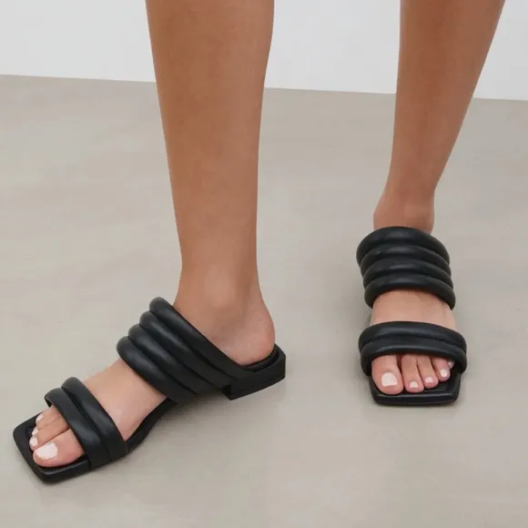 NWT Marcella New York Korin Sandals Black Leather Size 38 New