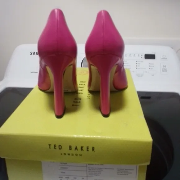 NWT NIB Ted Baker Teyms Pink Heels