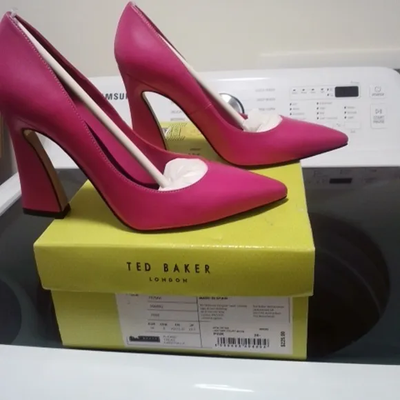 NWT NIB Ted Baker Teyms Pink Heels