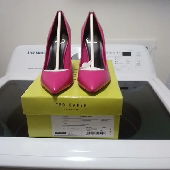 NWT NIB Ted Baker Teyms Pink Heels