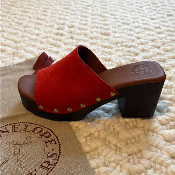 NWT! Penelope Chilvers Arusha Suede Muel