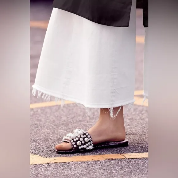 NWT Pixie Pearl Slide Sandals