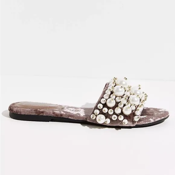 NWT Pixie Pearl Slide Sandals