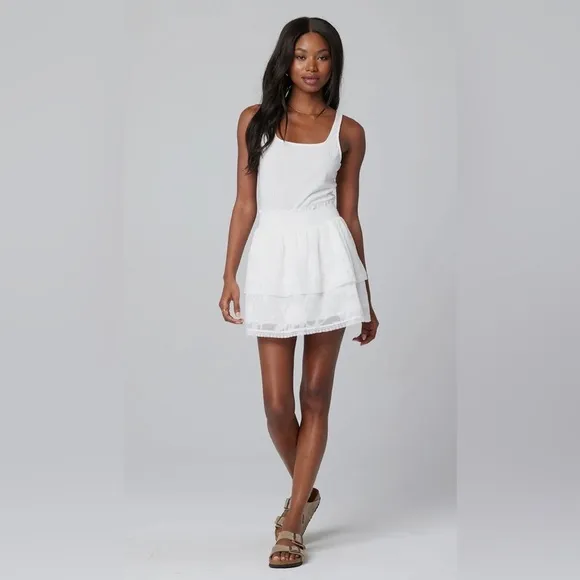 NWT SALTWATER LUXE Loretta Ruffle Tiered White Vanilla Lace Mini Skirt S…