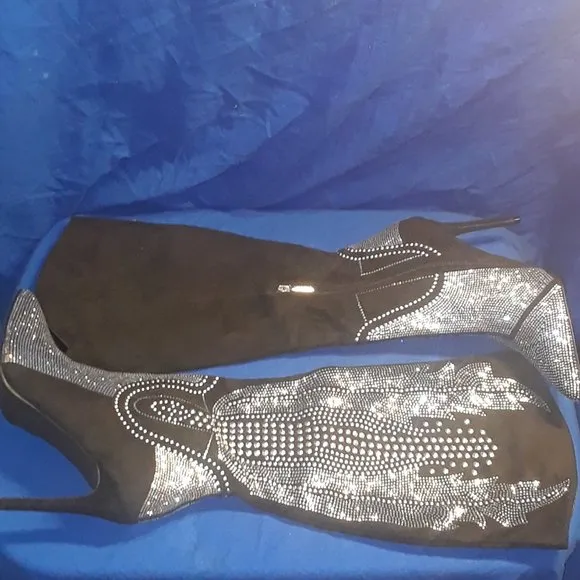 OLKLEY LIVIN LARGE BLACK RHINESTONE / STUDDED HIGH  HEEL POINTED WESTERN BOOTS