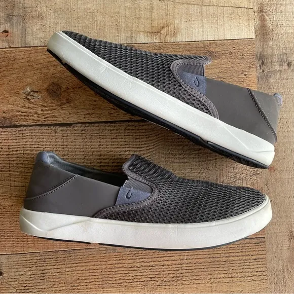 OluKai Lae'ahi Slip On Sneaker Slides Dark Gray White Sole Mens Size 8.5