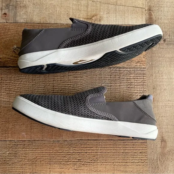 OluKai Lae'ahi Slip On Sneaker Slides Dark Gray White Sole Mens Size 8.5