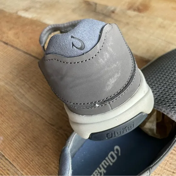 OluKai Lae'ahi Slip On Sneaker Slides Dark Gray White Sole Mens Size 8.5