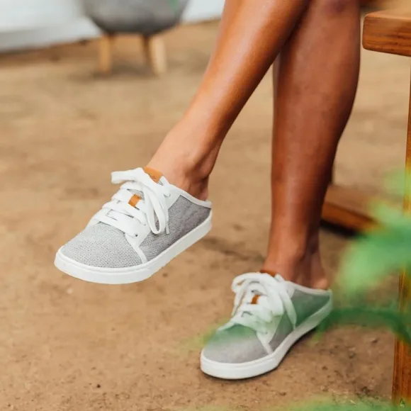OluKai Neutral Tapa Textured Lace-Up Pehuea Lī Casual Lightweight Sneaker Shoe