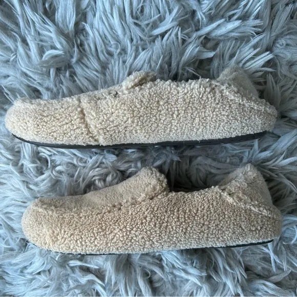 Olukai Nohea Heu Sandbar neutral tan loungewear slippers women’s shoe size 7