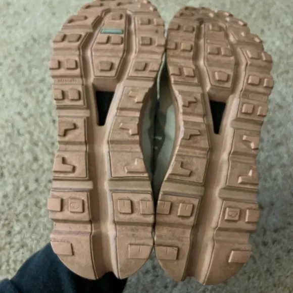 On Running Cloudvista Exclusive Running Gym Shoes