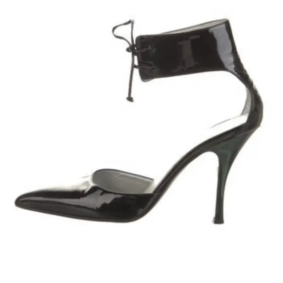 Patent leather Gucci D’Orsay pumps 6.5