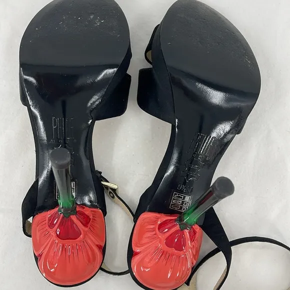 PELLE MODA SIZE 9.5M Black Strappy Heels
