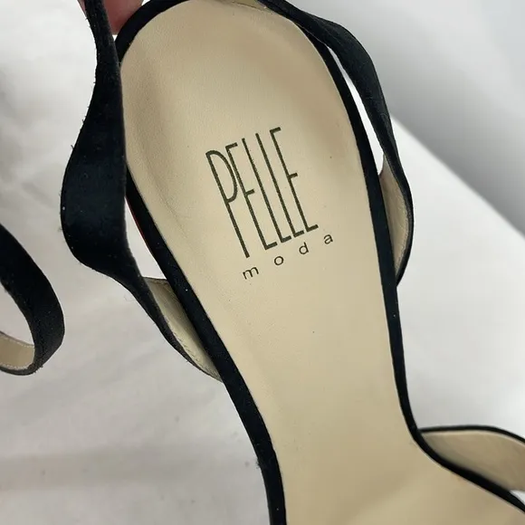 PELLE MODA SIZE 9.5M Black Strappy Heels