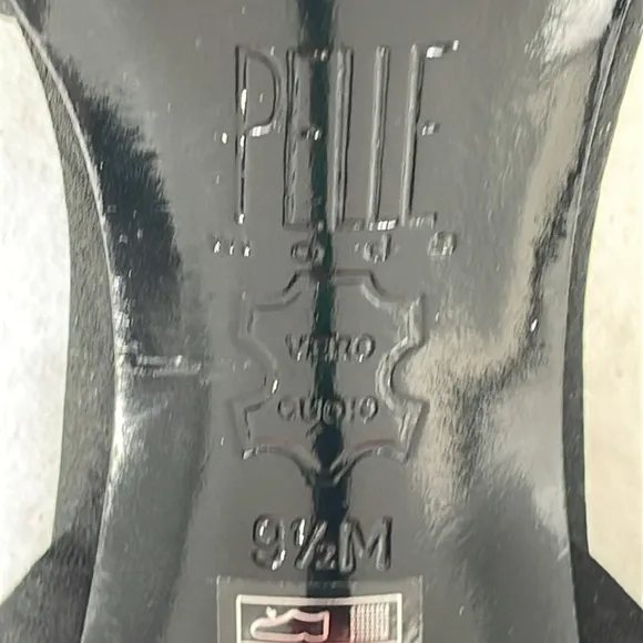 PELLE MODA SIZE 9.5M Black Strappy Heels