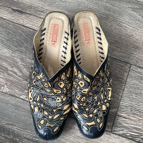 Pikolinos Leather Mules 42
