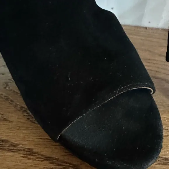 Pour La Victoire Black Mules with Elegant Cut-Out