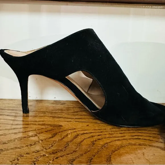 Pour La Victoire Black Mules with Elegant Cut-Out